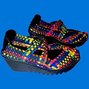 bernie mev. Black Wedge Shoes with Comfortable Slip-On Design